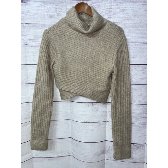 Crescent Turtle Neck Pullover Sweater Womens Medium Tan Crop Cropped Cozy - Picture 1 of 9